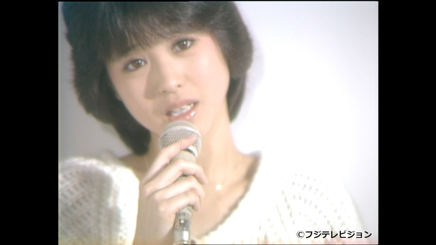人気画像5位は「松田聖子だけが出演する1983年の音楽番組『ザ・スター 松田聖子 振り向けば…聖子』全5話一挙再放送」より、歌謡ポップスチャンネル「ザ・スター 松田聖子」のワンシーン。