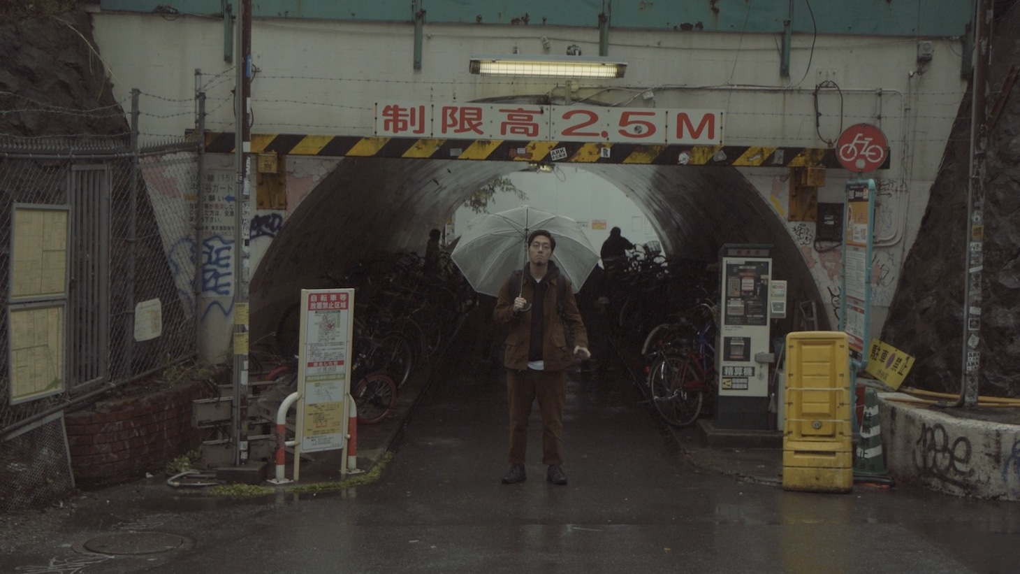 「Red Bull Check Your DMs」エピソード1より。