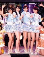 「アイドルユニットサマーフェスティバル2010」記者会見時のスマイレージ。