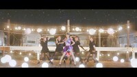 小倉唯「瞳の国のアリス -Dance Music Edition-」ミュージックビデオより。