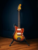 加山雄三所有のFENDER Jazzmaster（詳細な年式不明）。