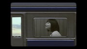 三浦透子「波がたった」ミュージックビデオより。