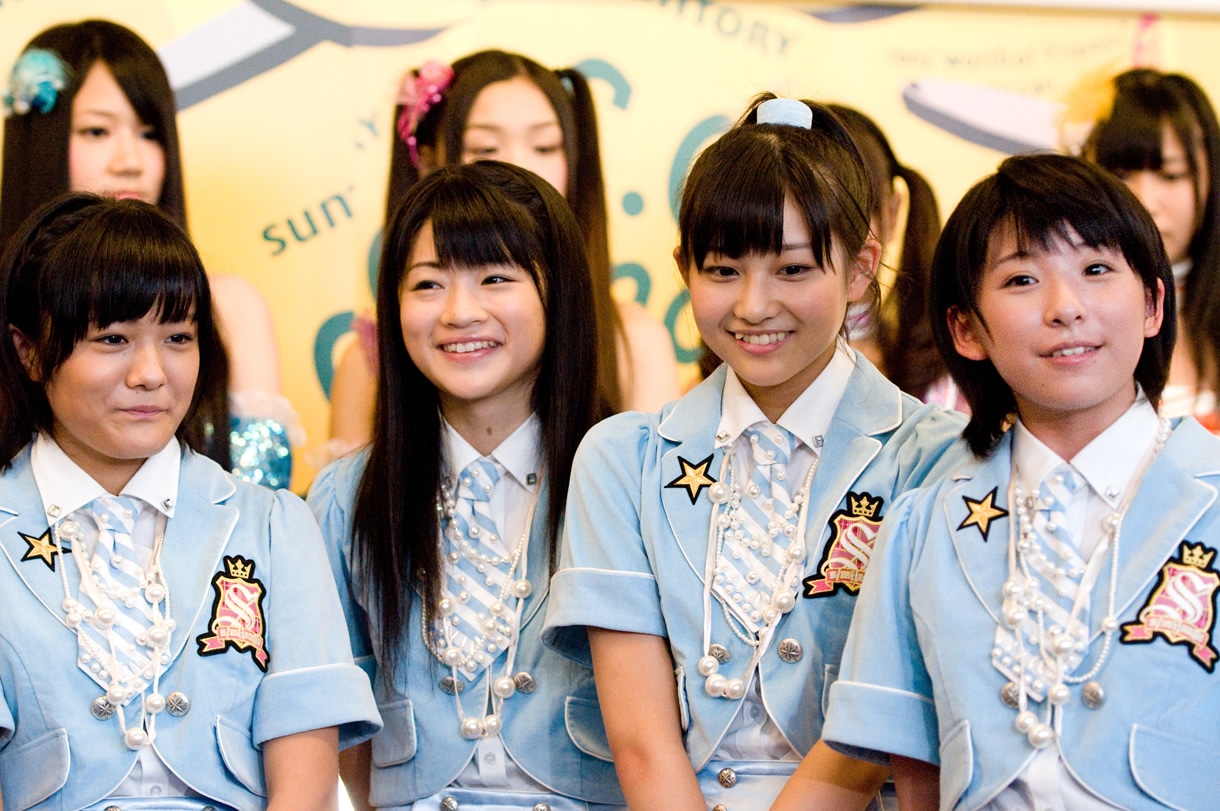 「アイドルユニットサマーフェスティバル2010」記者会見時のスマイレージ。右端が福田花音。