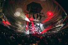 amazarashi「朗読演奏実験空間“新言語秩序”」の様子。