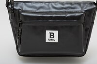 「日本野鳥の会 防水ショルダーバッグ」