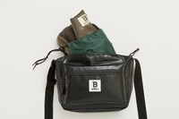 「日本野鳥の会 防水ショルダーバッグ」