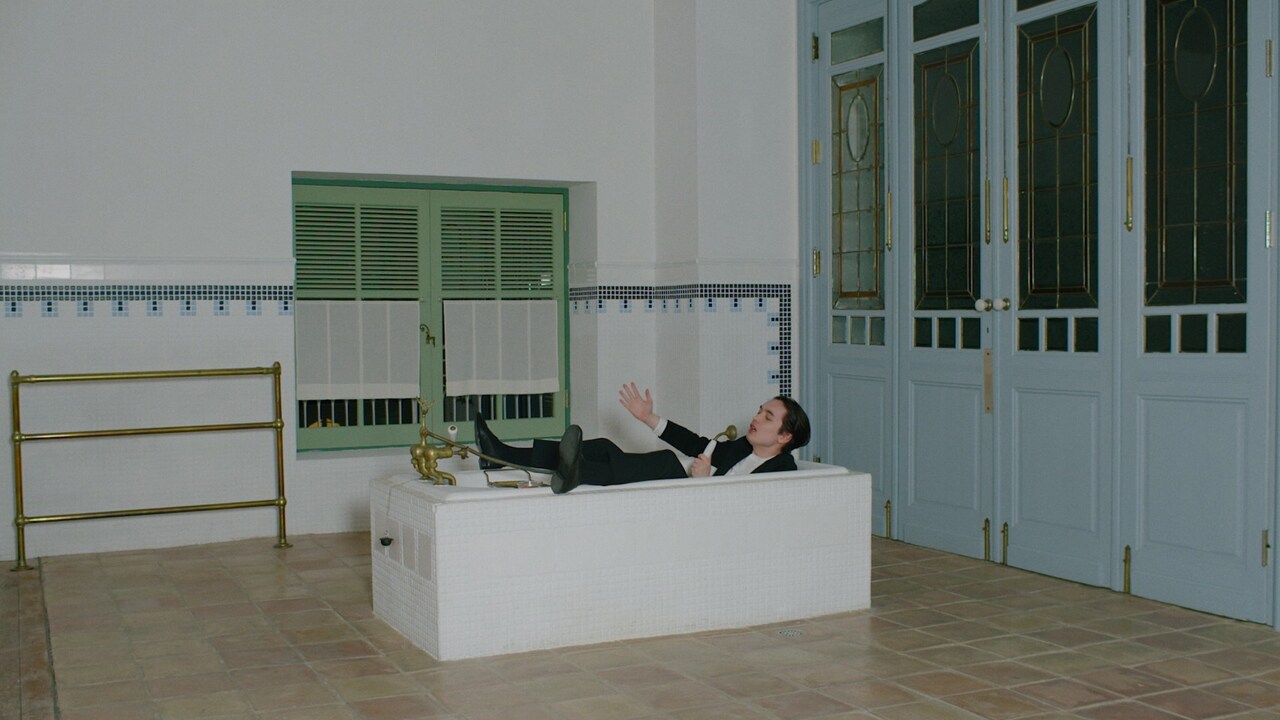 Johnnivan、何かに襲われる