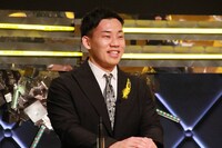 駒場孝（ミルクボーイ） (c)フジテレビ