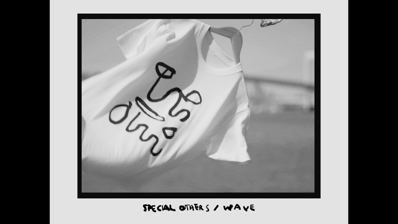 SPECIAL OTHERS「WAVE」MVのワンシーン。