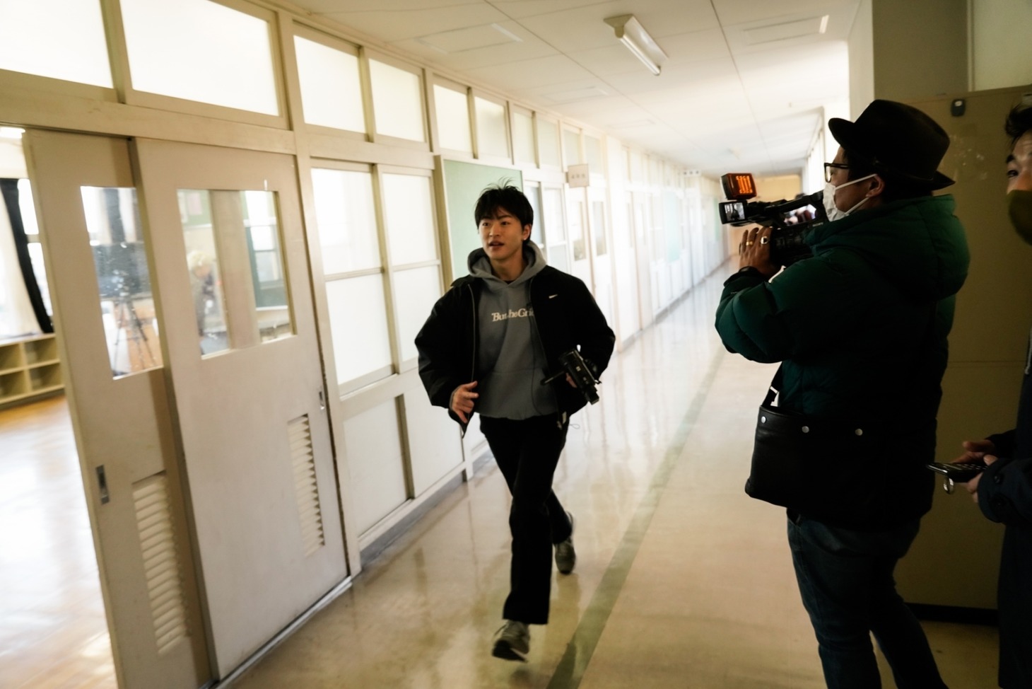 佐野玲於