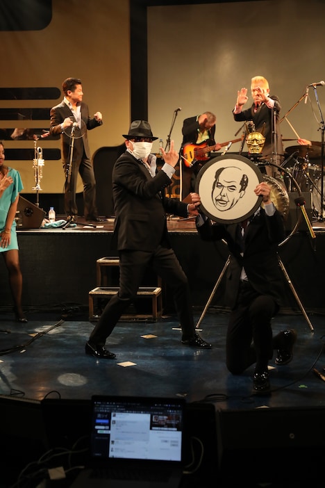 クレイジーケンバンド「インターネットのクレイジーケンバンド」の様子。