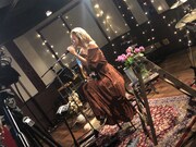 「BABY KIY Acoustic Live "BLUE MOON" Studio Session」の様子。