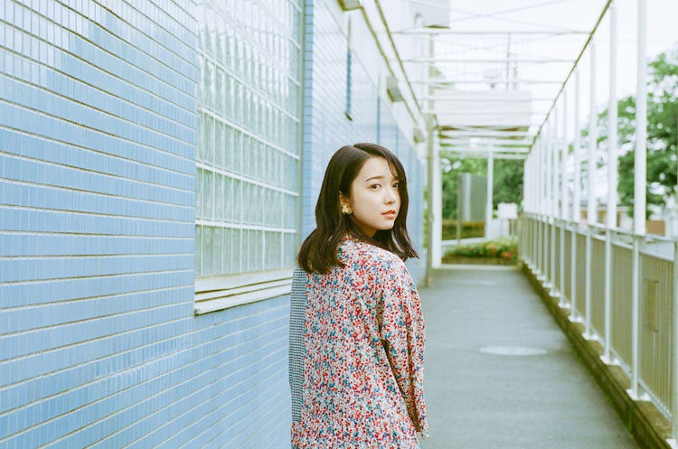 上白石萌音がカバーアルバム2枚同時発売 全国ツアーもやっとこさ開催 音楽ナタリー
