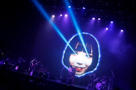 PEDRO「GO TO BED TOUR IN YOUR HOUSE」の様子（Photo by sotobayashi kenta）。