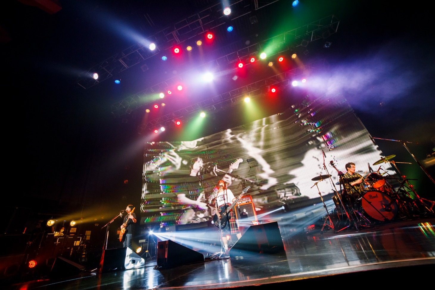 PEDRO「GO TO BED TOUR IN YOUR HOUSE」の様子（Photo by sotobayashi kenta）。