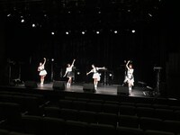 「東京女子流 * 生配信ライブ」の様子。