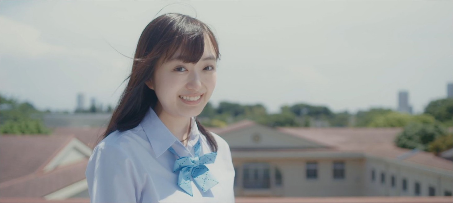 青春高校3年C組アイドル部「好きです」ミュージックビデオより、日比野芽奈。