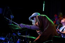 FLOWER FLOWER配信ライブ「インコの気まぐれ」より。