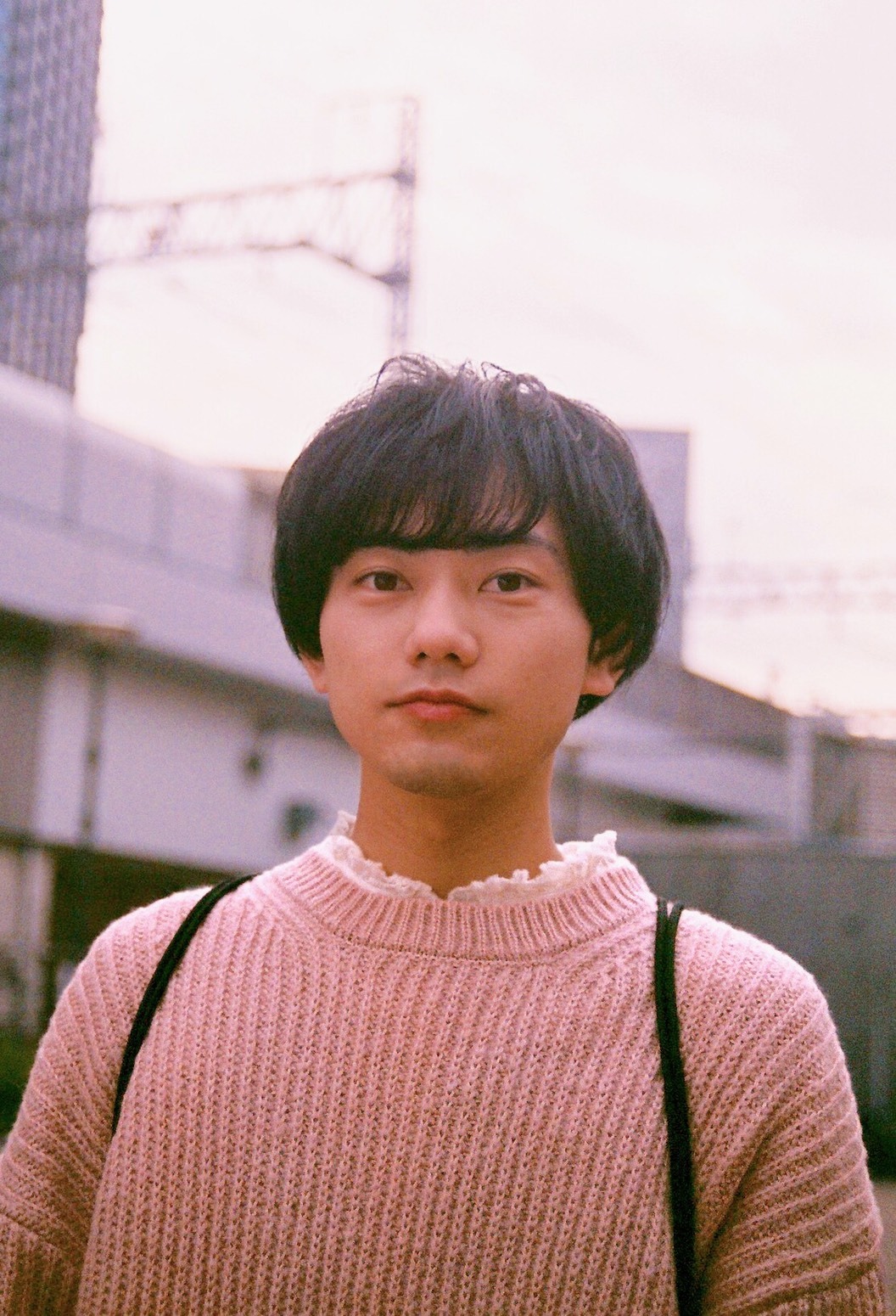 TOKYO MX「スイーツ食って何が悪い！」より渡辺佑太朗。 (c)ソニー・ミュージックエンタテインメント (c)2020「スイーツ食って何が悪い！」