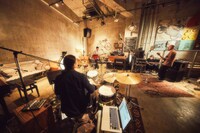 「The Smoke Is You Release Tour at Your Home」より。（Photo by 山川哲矢）