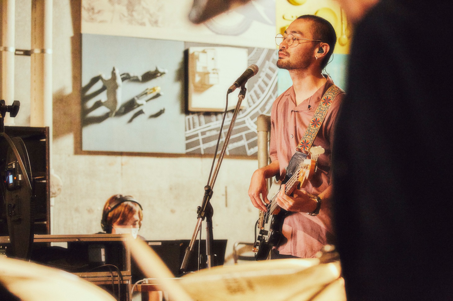 「The Smoke Is You Release Tour at Your Home」より。（Photo by 山川哲矢）
