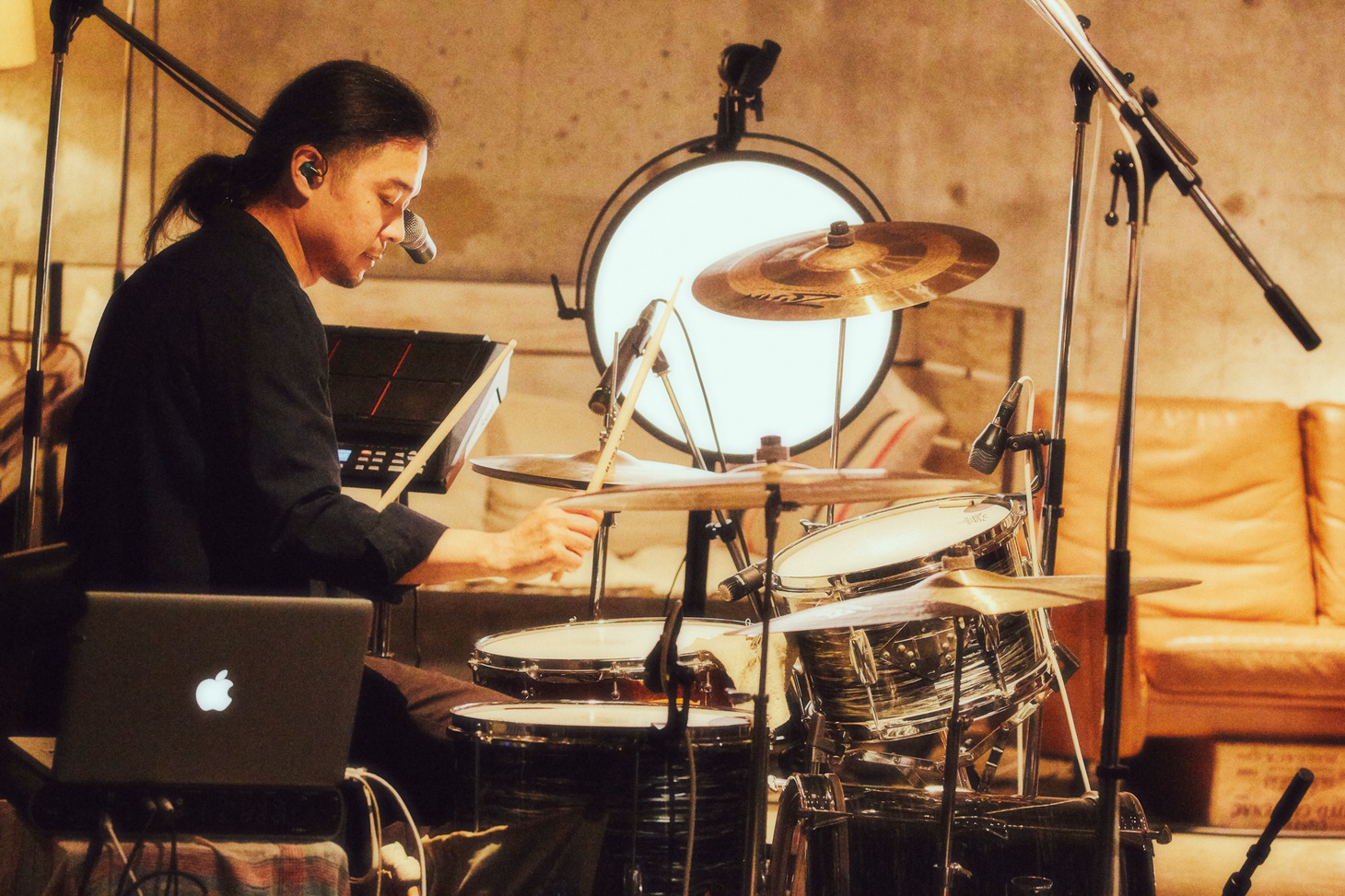 「The Smoke Is You Release Tour at Your Home」より。（Photo by 山川哲矢）