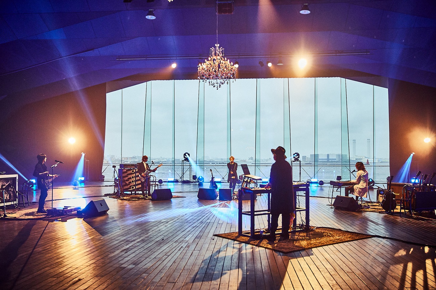 「GLAY Special Live 2020 DEMOCRACY 25th INTO THE WILD Presented by WOWOW」より。