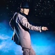 田原俊彦「愛は愛で愛だ」通常盤ジャケット