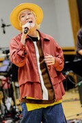 山田義孝（Vo）（撮影：白石達也）
