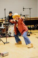 山田義孝（Vo）（撮影：白石達也）