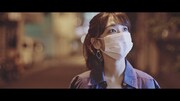AKB48「離れていても」MVのワンシーン。(c)AKB48 / キングレコード