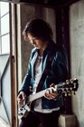 斉藤和義、日本盲導犬協会CM曲をバンドアレンジバージョンで本日配信