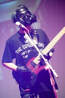 MUCC「～Fight against COVID-19 #2～『惡-THE BROKEN RESUSCITATION』」より。（撮影：渡邊玲奈［田中聖太郎写真事務所］）