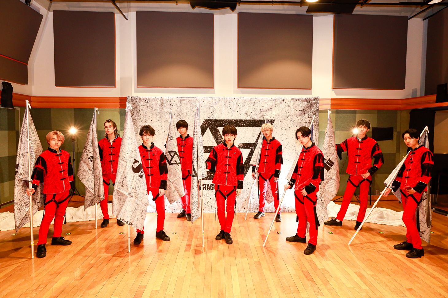 SUPER★DRAGON「with LIVE」の様子。