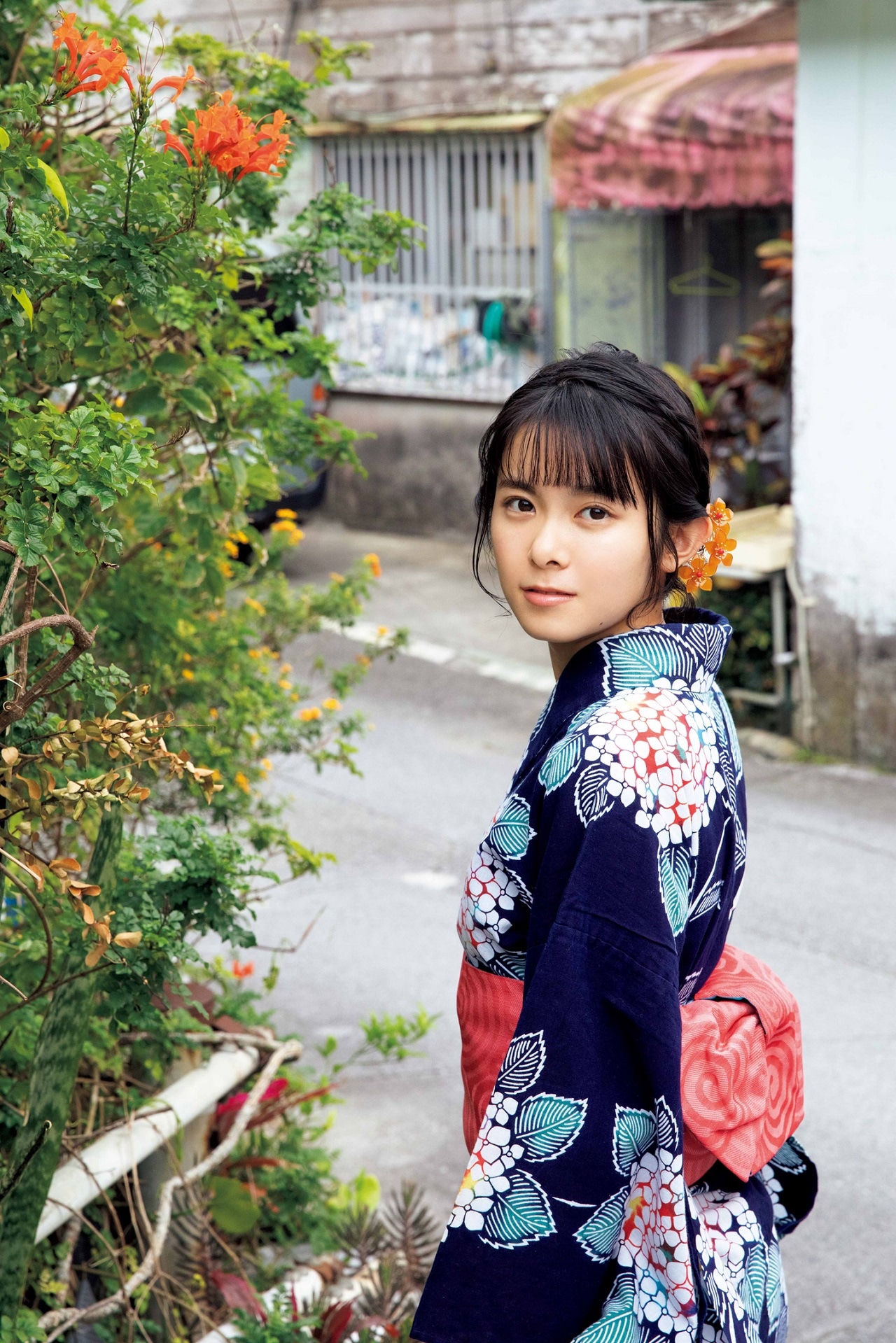 山崎夢羽「夢羽」掲載カット