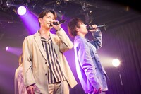 左からTAKA、春斗。（撮影：牛島康介）