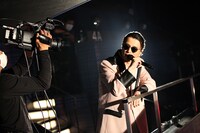 厨房を出たKREVA。（Photo by curly_mads）