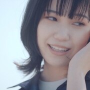 Karin.最新音源よりミラーレイチェル智恵が監督務めた「君が生きる街」MV公開
