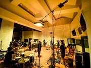 androp×Creepy Nuts、交互に演奏した無観客ツーマン「生音ってこんなにいいんだ」