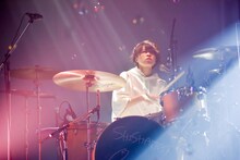 吉川美冴貴（Dr）（撮影：河上良）