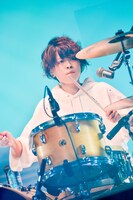 吉川美冴貴（Dr）（撮影：河上良）