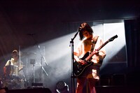 「SHISHAMO ワンマンツアー2020春『今だけは天使みたいに大事にしてね』振替オンラインライブ!!!」の様子。（撮影：河上良）