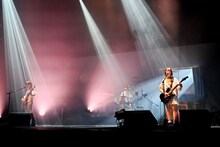 「SHISHAMO ワンマンツアー2020春『今だけは天使みたいに大事にしてね』振替オンラインライブ!!!」の様子。（撮影：河上良）