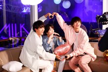 左から曽野舜太、塩崎太智、佐野勇斗