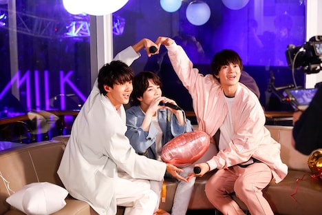 左から曽野舜太、塩崎太智、佐野勇斗