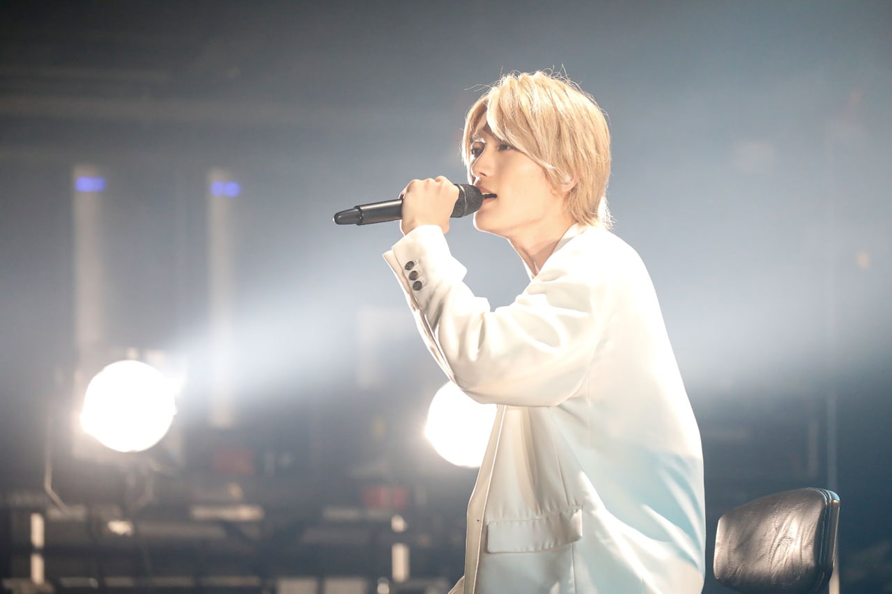 山中柔太朗 - M!LK、配信ライブでステージ飛び出す大騒ぎ！「画面越し