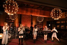 「Little Glee Monster ＞BRIGHT NEW WORLD＜ スペシャルオンデマンドライブ」より。（Photo by Yusuke Satou）
