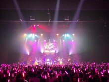 中川翔子の過去のライブの様子。