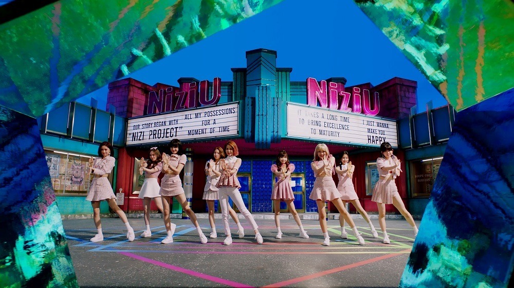 NiziU「Make you happy」ミュージックビデオのワンシーン。