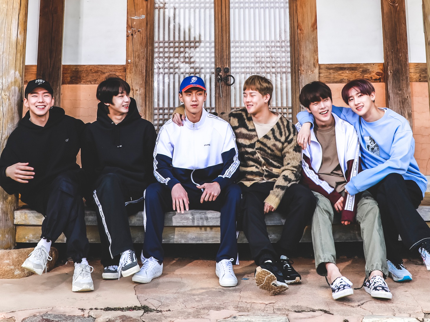 「MONSTA Xの今は休暇中」メインビジュアル
